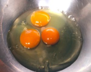 生卵３個